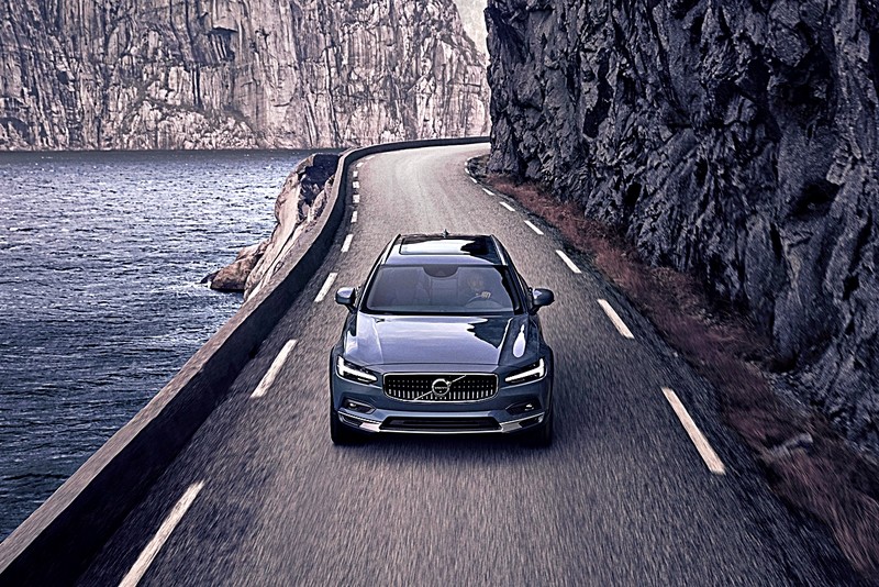 259萬元起!新年式《Volvo V90 Cross Country》升級48V輕油電上市 259萬元起!新年式《Volvo V90 Cross Country》升級48V輕油電上市