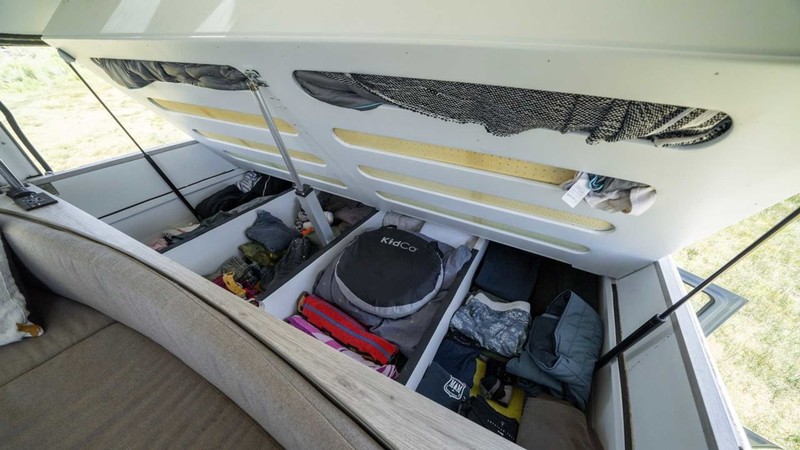 把貨車改成600萬的露營車!《Ford F-550 Adrift》結合越野快感與舒適生活 把貨車改成600萬的露營車!《Ford F-550 Adrift》結合越野快感與舒適生活