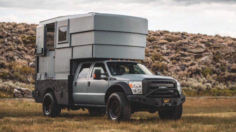 把貨車改成600萬的露營車！《Ford F-550 Adrift》結合越野快感與舒適生活