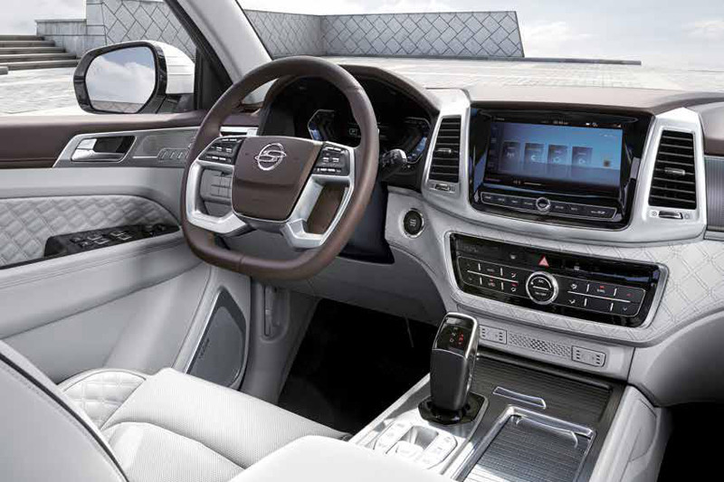 小改款《SsangYong Rexton》正式發表 把廠徽遮住你能認出它是誰嗎？