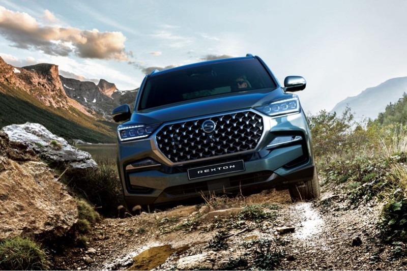 小改款《SsangYong Rexton》正式發表 把廠徽遮住你能認出它是誰嗎？