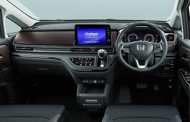 睽違7年首次亮相！《Honda Odyssey》日規版96萬元起 用手滑車門就會開 