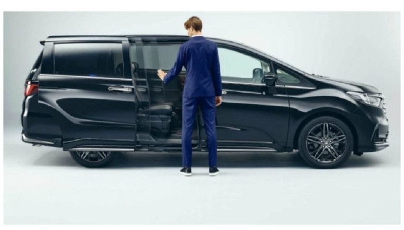 睽違7年首次亮相！《Honda Odyssey》日規版96萬元起 用手滑車門就會開 