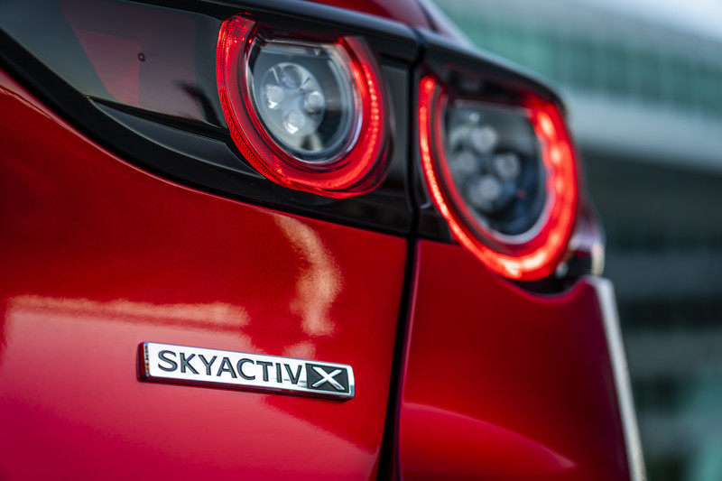 《Mazda》準備發布《Skyactiv-X》引擎更新 馬力更大扭力更飽、既有車主有機會免費升級 《Mazda》準備發布《Skyactiv-X》引擎更新 馬力更大扭力更飽、既有車主有機會免費升級