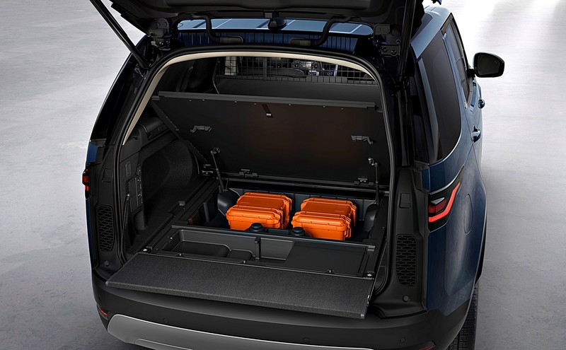 科技、動力再進化!小改款《Land Rover Discovery》搶眼現身 科技、動力再進化!小改款《Land Rover Discovery》搶眼現身
