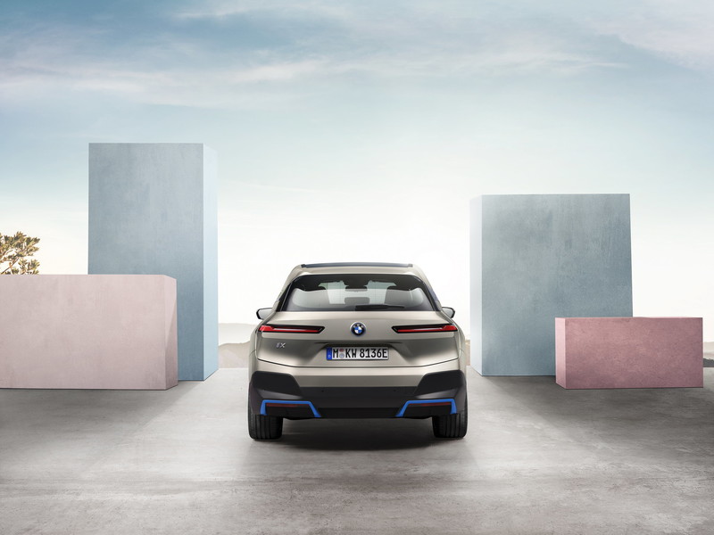 2022年初導入《BMW iX》要讓你驚豔的絕對不只鼻孔