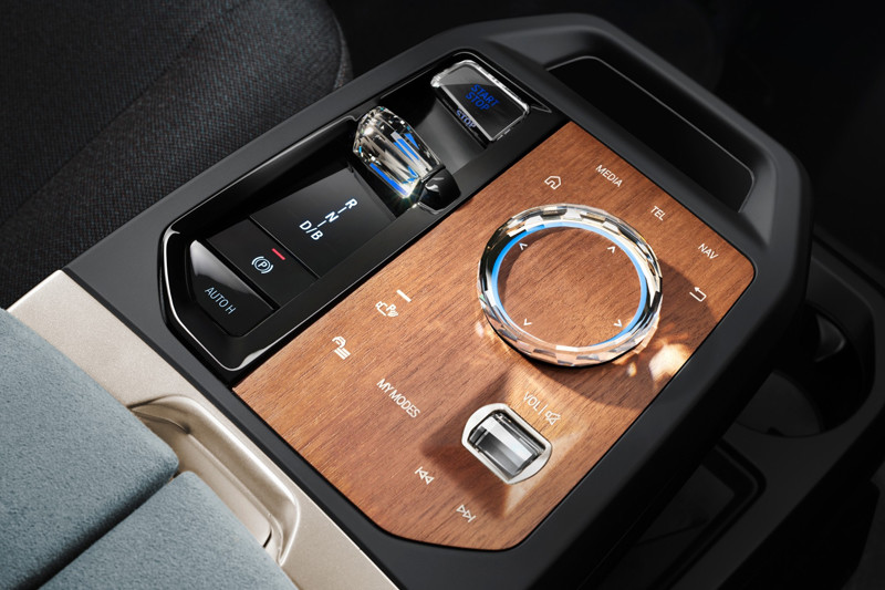 2022年初導入《BMW iX》要讓你驚豔的絕對不只鼻孔