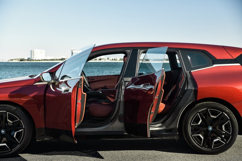 2022年初導入《BMW iX》要讓你驚豔的絕對不只鼻孔