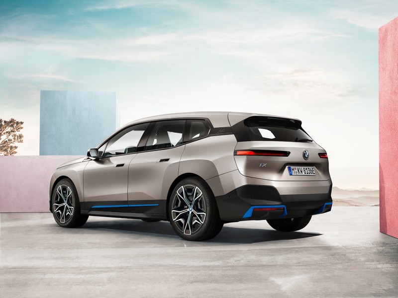 2022年初導入《BMW iX》要讓你驚豔的絕對不只鼻孔