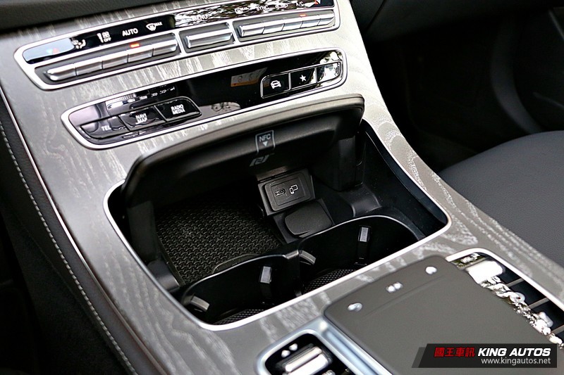 《Mercedes-Benz E300 Estate 運動版》小改款試駕︱大器舒適的科技旅行車! 《Mercedes-Benz E300 Estate 運動版》小改款試駕︱大器舒適的科技旅行車!