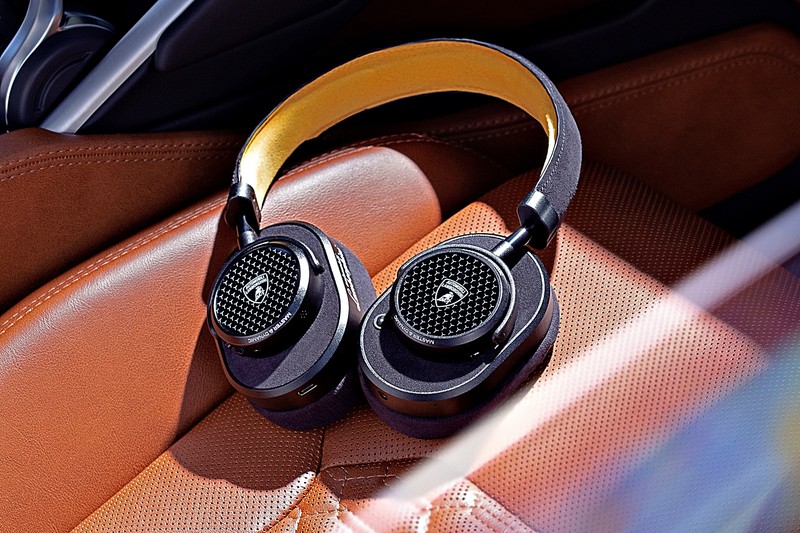 折合台幣分別約1萬、1.57萬元!《Lamborghini》兩款《Master & Dynamic》聯名無線耳機 折合台幣分別約1萬、1.57萬元!《Lamborghini》兩款《Master & Dynamic》聯名無線耳機