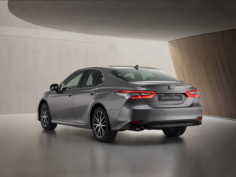 小改款《Toyota Camry》登陸歐洲 你說變臉後是不是更有型呢? 小改款《Toyota Camry》登陸歐洲 你說變臉後是不是更有型呢?