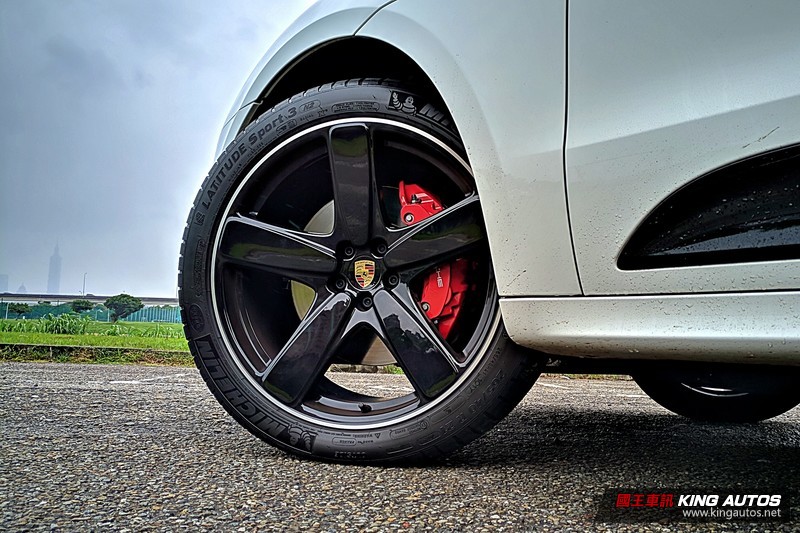 《Porsche Macan GTS》試駕︱休旅身,跑車魂! 《Porsche Macan GTS》試駕︱休旅身,跑車魂!