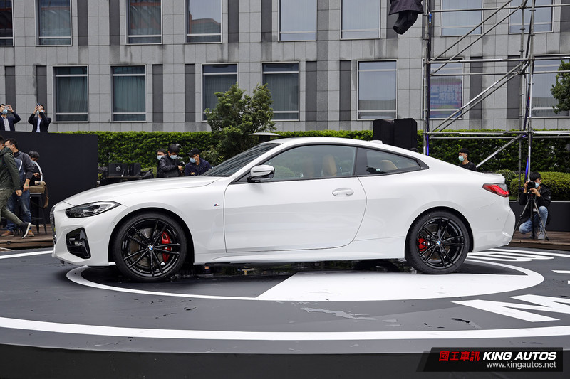 實車比較美？新世代《BMW 4 Series Coupe》導入3車型、236萬元起正式發表