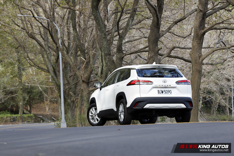 小公主上路︱《Toyota Corolla Cross》國民小男神,不一定完美但就是合妳胃 小公主上路︱《Toyota Corolla Cross》國民小男神,不一定完美但就是合妳胃