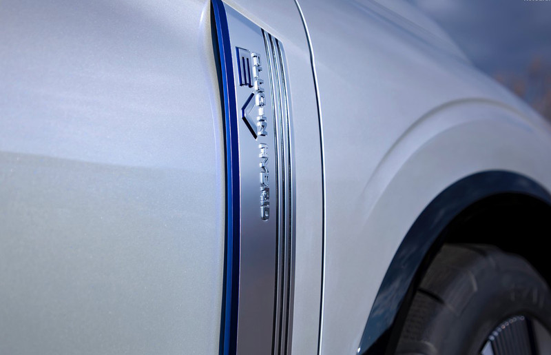 濃濃的概念味 《Mitsubishi》發布新世代《Outlander》預告圖、確定明年2月發表 濃濃的概念味 《Mitsubishi》發布新世代《Outlander》預告圖、確定明年2月發表