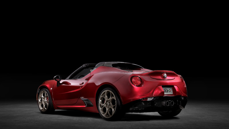 用最美告別作致敬經典 限量特仕車《Alfa Romeo 4C Spider 33 Stradale Tributo》 用最美告別作致敬經典 限量特仕車《Alfa Romeo 4C Spider 33 Stradale Tributo》