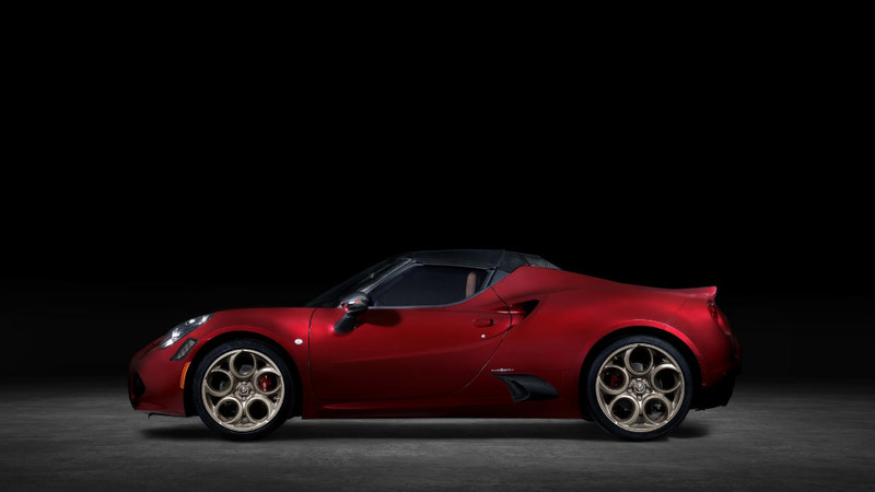 用最美告別作致敬經典 限量特仕車《Alfa Romeo 4C Spider 33 Stradale Tributo》 用最美告別作致敬經典 限量特仕車《Alfa Romeo 4C Spider 33 Stradale Tributo》