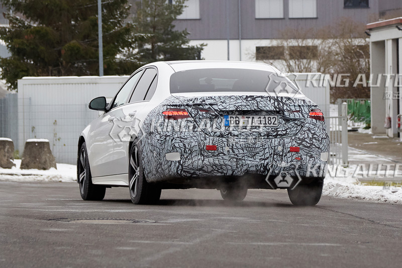 新世代《Mercedes-Benz C-Class》清涼入鏡 你是不是又想當小S呢? 新世代《Mercedes-Benz C-Class》清涼入鏡 你是不是又想當小S呢?