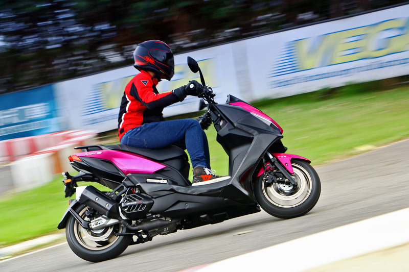 《光陽 KYMCO KRV》除了快 還要舒適!《雙平衡軸 獨立後懸 皮帶傳動》的奧秘 《光陽 KYMCO KRV》除了快 還要舒適!《雙平衡軸 獨立後懸 皮帶傳動》的奧秘