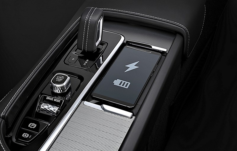182萬元起發表上市!新年式《Volvo S60、V60》全面升級油電動力 182萬元起發表上市!新年式《Volvo S60、V60》全面升級油電動力