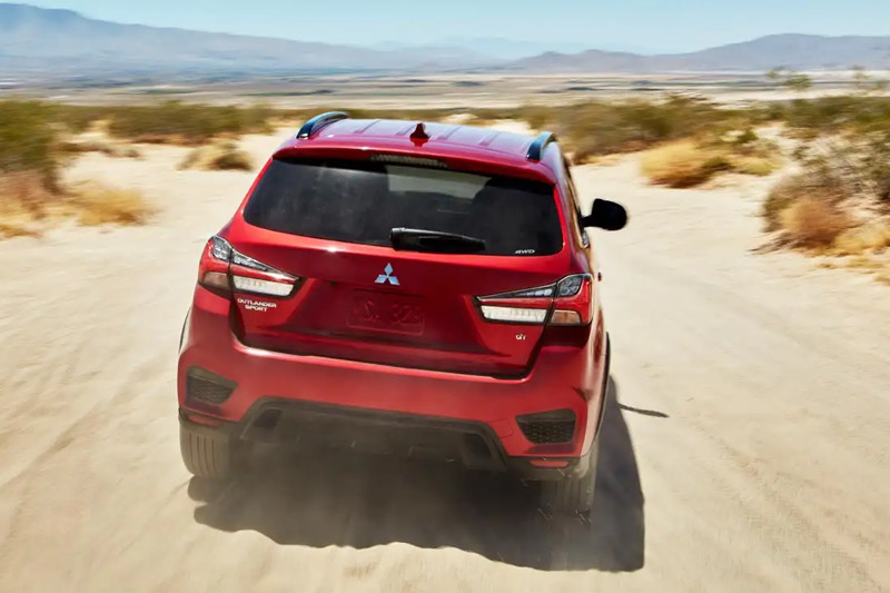 不想再邊緣《Mitsubishi Outlander Sport》除了有型還讓人更安心 不想再邊緣《Mitsubishi Outlander Sport》除了有型還讓人更安心