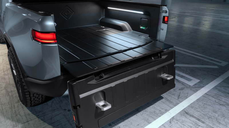 特斯拉殺手《Rivian R1T》具備行動廚房!續航力640km|美國六月交車 狙擊《Tesla Cybertruck》 特斯拉殺手《Rivian R1T》具備行動廚房!續航力640km|美國六月交車 狙擊《Tesla Cybertruck》