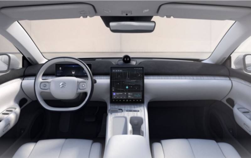 號稱超越7台Tesla、1000km續航力！中國自駕純電房車《Nio ET7》來了