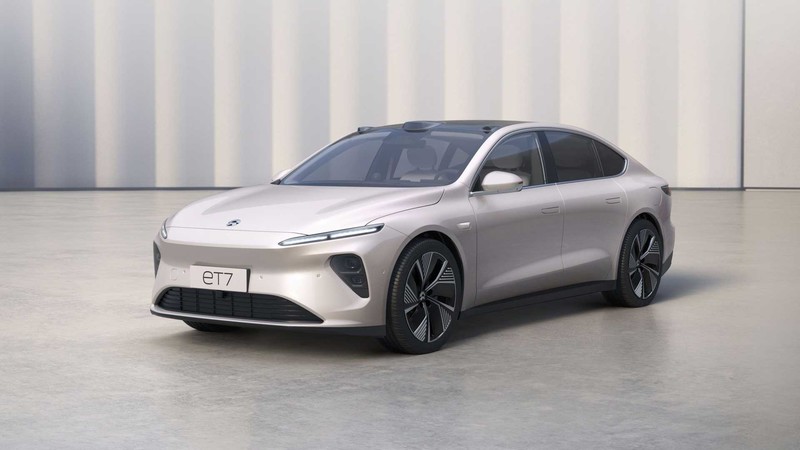 號稱超越7台Tesla、1000km續航力！中國自駕純電房車《Nio ET7》來了