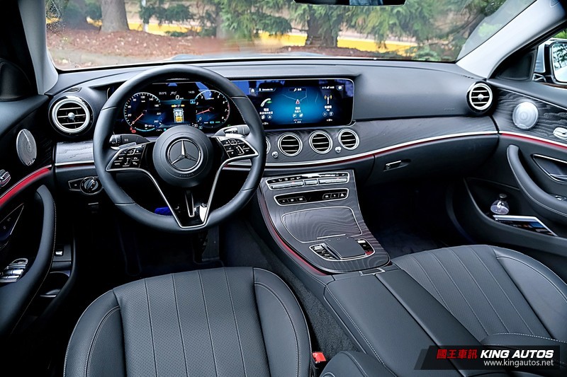 國王駕道︱主管級豪華座駕之選《BMW 520i M Sport》或《M-Benz E 200 Luxury》外型空間篇 國王駕道︱主管級豪華座駕之選《BMW 520i M Sport》或《M-Benz E 200 Luxury》外型空間篇