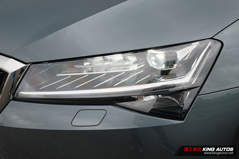 國王駕道︱入門不失豪氣《Škoda Superb 1.5 TSI》讓人重溫房車的美好 國王駕道︱入門不失豪氣《Škoda Superb 1.5 TSI》讓人重溫房車的美好