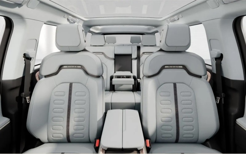 特斯拉殺手《Rivian R1S》對決《Tesla Model Y、Model X》底盤高度達205mm~366mm可重度越野！