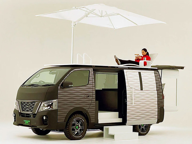 有了這台再也不用進公司!《Nissan NV350 Office Pod》裝桌電配咖啡機還有獨立陽台 有了這台再也不用進公司!《Nissan NV350 Office Pod》裝桌電配咖啡機還有獨立陽台