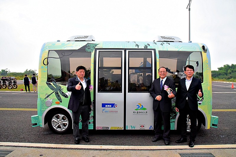 Level 4國產自駕小巴來了!ARTC車輛中心《WinBus》成國內首款可運輸、營運的自駕實驗車 Level 4國產自駕小巴來了!ARTC車輛中心《WinBus》成國內首款可運輸、營運的自駕實驗車
