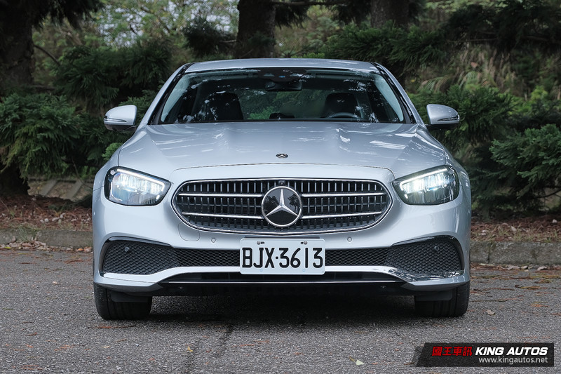 國王駕道︱主管級豪華座駕之選《BMW 520i M Sport》或《M-Benz E 200 Luxury》配備篇 國王駕道︱主管級豪華座駕之選《BMW 520i M Sport》或《M-Benz E 200 Luxury》配備篇