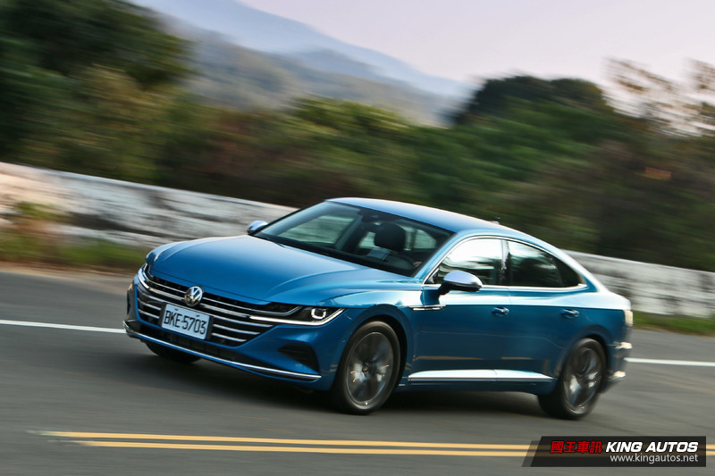 品牌奢華旗艦新篇章 《Volkswagen Arteon Fastback》試駕 (一)︱車內外設計 品牌奢華旗艦新篇章 《Volkswagen Arteon Fastback》試駕 (一)︱車內外設計