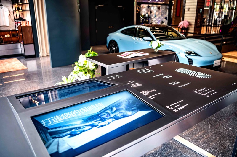 透過雲端喝到日本冠軍咖啡!《Porsche》台南都會概念店開幕 居然有吧台和更衣室 透過雲端喝到日本冠軍咖啡!《Porsche》台南都會概念店開幕 居然有吧台和更衣室