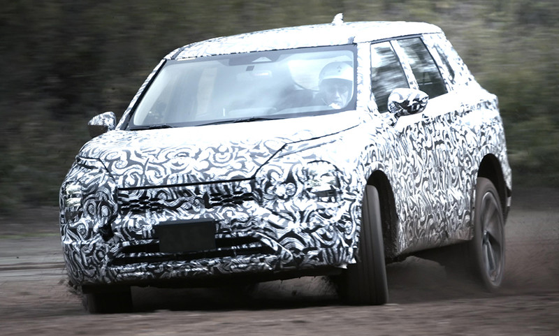大改款《Mitsubishi Outlander》2月16日發表!故意搶《大改款Honda HR-V》的鋒頭? 大改款《Mitsubishi Outlander》2月16日發表!故意搶《大改款Honda HR-V》的鋒頭?