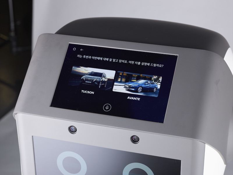 卡哇伊《Hyundai DAL-e》AI機器人|疫情下的展間小幫手|可惜不能端咖啡! 卡哇伊《Hyundai DAL-e》AI機器人|疫情下的展間小幫手|可惜不能端咖啡!