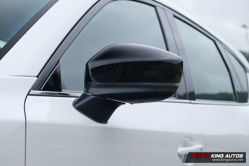 實車直擊︱開價111.9萬元的《Mazda CX-5》黑艷旗艦版 究竟加了什麼好料? 實車直擊︱開價111.9萬元的《Mazda CX-5》黑艷旗艦版 究竟加了什麼好料?