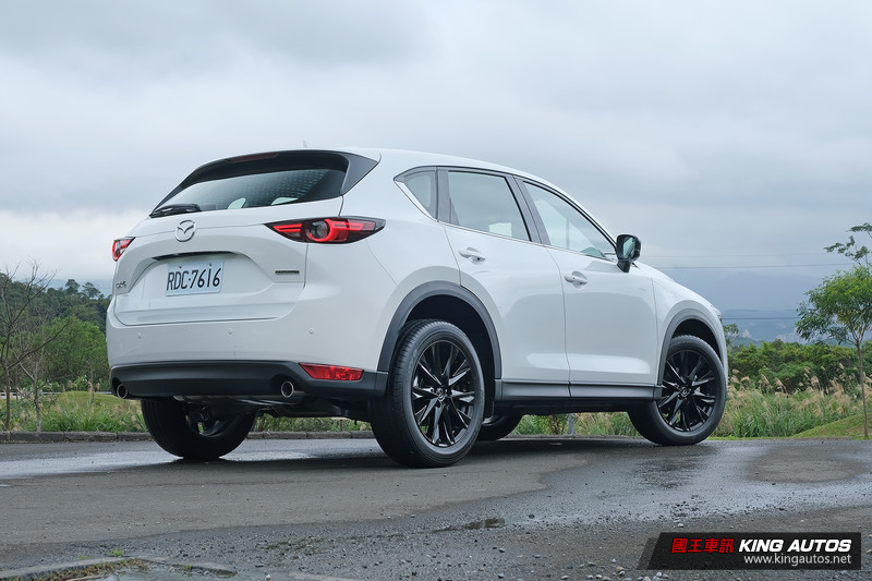 實車直擊︱開價111.9萬元的《Mazda CX-5》黑艷旗艦版 究竟加了什麼好料? 實車直擊︱開價111.9萬元的《Mazda CX-5》黑艷旗艦版 究竟加了什麼好料?