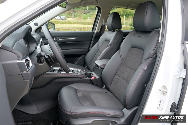 實車直擊︱開價111.9萬元的《Mazda CX-5》黑艷旗艦版 究竟加了什麼好料? 實車直擊︱開價111.9萬元的《Mazda CX-5》黑艷旗艦版 究竟加了什麼好料?