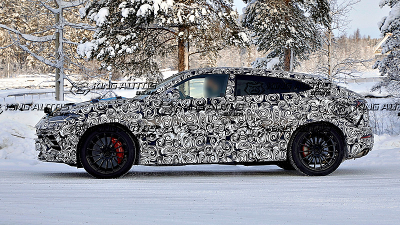 可望今年下半正式登場?!《Lamborghini Urus EVO》小改款偽裝現身 可望今年下半正式登場?!《Lamborghini Urus EVO》小改款偽裝現身