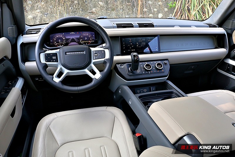 全新《Land Rover Defender 110 P300 HSE》試駕︱除了飛天遁地 幾乎無所不能! 全新《Land Rover Defender 110 P300 HSE》試駕︱除了飛天遁地 幾乎無所不能!