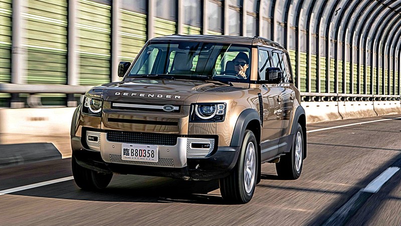 全新《Land Rover Defender 110 P300 HSE》試駕︱除了飛天遁地 幾乎無所不能! 全新《Land Rover Defender 110 P300 HSE》試駕︱除了飛天遁地 幾乎無所不能!