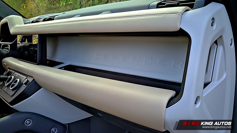 全新《Land Rover Defender 110 P300 HSE》試駕︱除了飛天遁地 幾乎無所不能! 全新《Land Rover Defender 110 P300 HSE》試駕︱除了飛天遁地 幾乎無所不能!
