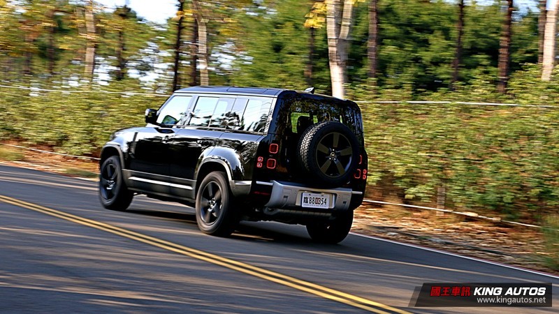 全新《Land Rover Defender 110 P300 HSE》試駕︱除了飛天遁地 幾乎無所不能! 全新《Land Rover Defender 110 P300 HSE》試駕︱除了飛天遁地 幾乎無所不能!