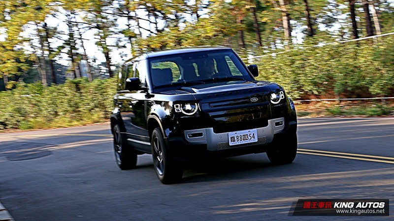 全新《Land Rover Defender 110 P300 HSE》試駕︱除了飛天遁地 幾乎無所不能! 全新《Land Rover Defender 110 P300 HSE》試駕︱除了飛天遁地 幾乎無所不能!