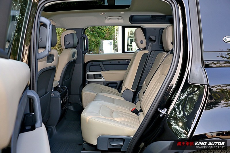 全新《Land Rover Defender 110 P300 HSE》試駕︱除了飛天遁地 幾乎無所不能! 全新《Land Rover Defender 110 P300 HSE》試駕︱除了飛天遁地 幾乎無所不能!