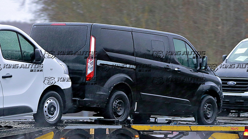 VW T7的遠房兄弟?!全新大改款《Ford Tourneo / Transit Custom》首度現身 VW T7的遠房兄弟?!全新大改款《Ford Tourneo / Transit Custom》首度現身